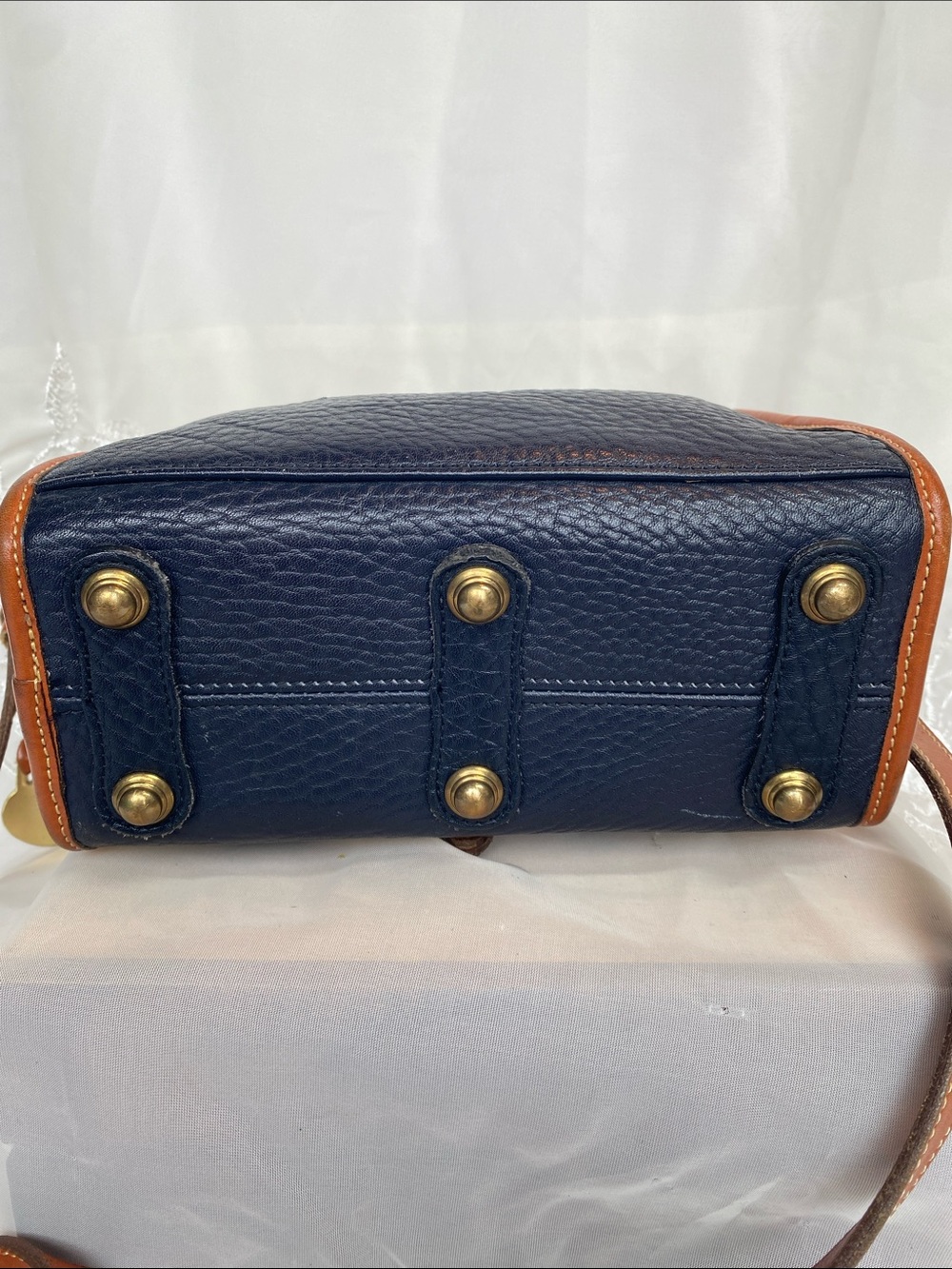 Vintage Dooney & Bourke Essex Navy Pebbled Leather Crossbody with Brown Trim - Picture 4 of 7